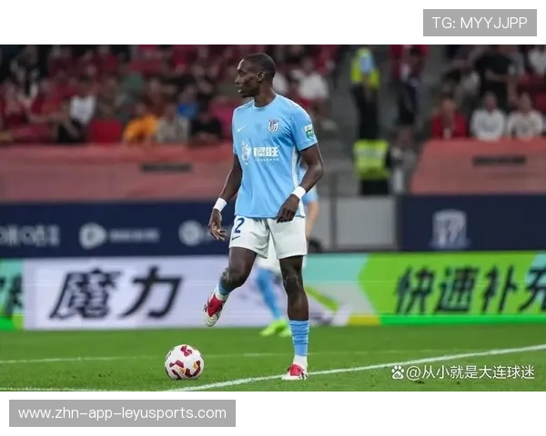 大连英博的边路突击在下半场更具威胁