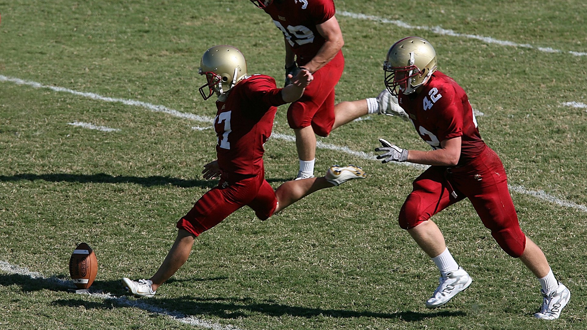 乐鱼体育在线网站-49人强势回归，麦卡弗里跑出惊人数据，nfl麦卡弗雷